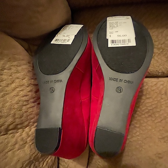 Red Suede Wedge Heels — American Rag - Picture 12 of 14